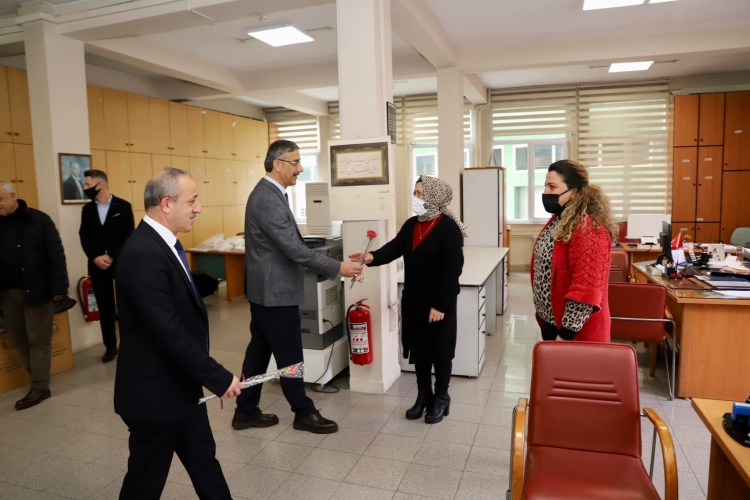 FİSKOBİRLİK BAŞKANI LÜTFİ BAYRAKTAR ÇALIŞANLARIN 8 MART DÜNYA KADINLAR GÜNÜNÜ KUTLADI
